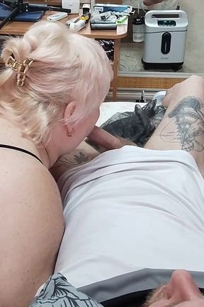Mother-in-law Gives a Good Blowjob with Cum in Her Mouth