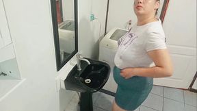 My stepmom and I fucked in the bathroom of her clothing store, it'_s hot to fuck in a public place