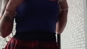 sexy looner poping black balloons