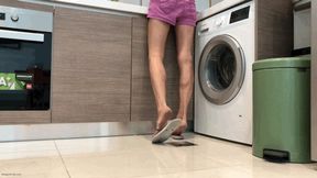 KYLIE CLEANING THE HOUSE IN FLIP FLOPS - MP4 HD