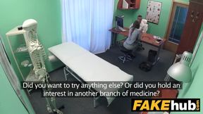 Sexy reporter gets to the point with blowjob