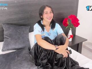 ¿Lo quieres sin condón? Bien... Te dejaré correrte dentro de mí.. jenifer play