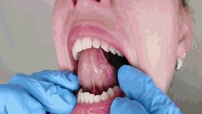 Bonnie checks her teeth MP4