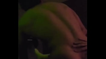 Mi Compa musculoso hetero se deja mamar el culo por primera vez y ve que sucede