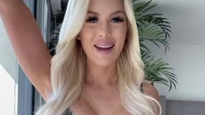 Hot Video @Just Chatting and #Blonde #Sexy Lingerie #MILF #Leaked with @ScarlettKissesXO Like & Share!