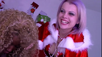 Blow me sweet treats: Christina Ricci and Nadia White delight dick&#x1F32D;'s holiday gift.