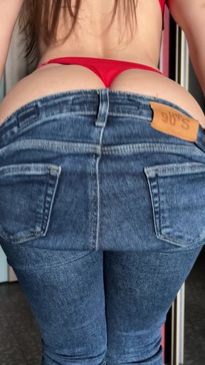 Huge ass shows a point