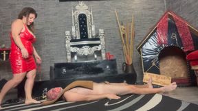 LICK MY FEET, THERE ARE SLAVES WHO HAVE A HARD COCK ?