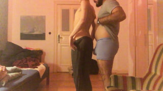 Interrazziale pompino, senza preservativo, vestito &#8211; Film BDSM di puttane gay travestite, con un grosso cazzo che si fa scopare analmente