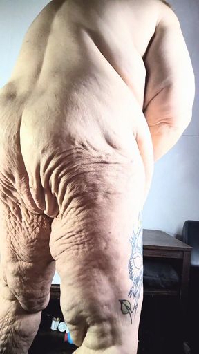 She the Boss Riding Him on Her Desk That Pussys the Best