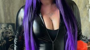 girl in latex costume b2p glove