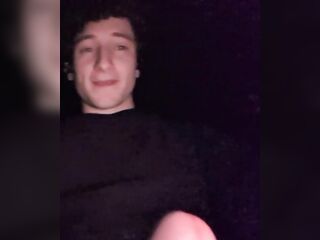 Sexy str8 dude jerking in public in the woods