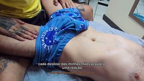 vendedor da rua deitou no chao pra aliviar a dor e acabou gozando