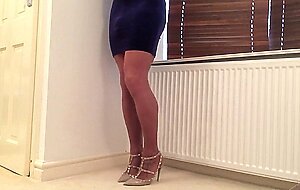 Blue velvet dress and hose .