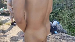 marc ferri sendo leitado pelos amigos em mais uma.suruba na praia de abrico. com renbri carioca, pigboy, ander hard, kadu ventri, adonnis e mais...