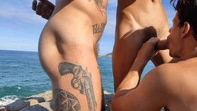 marc ferri sendo leitado pelos amigos em mais uma.suruba na praia de abrico. com renbri carioca, pigboy, ander hard, kadu ventri, adonnis e mais...