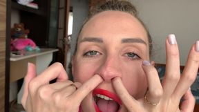 Deep Nose Digging: Nostrils & Teeth