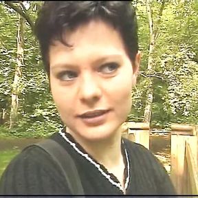 Milf im Wald augfgerissen und mit ins Hotel genommen