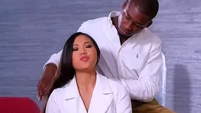 The challenge facing Alicia, 32, is immense! - Jacquie et Michel TV