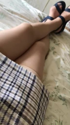 A pretty skirt and my little clitty