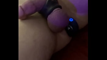 Prostate massager that inflates with remote control