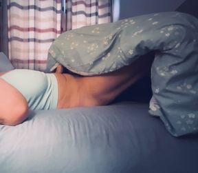 Daddy knows how mommy likes to be woke up.. Good lick and finger fuck to make her squirt best start to the day