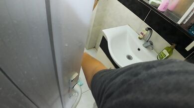 cumshot female orgasm in bathroom خاله ناتنی گفت بیا لیف بکش ولی چشماتو ببند فول مکالمه ایرانی