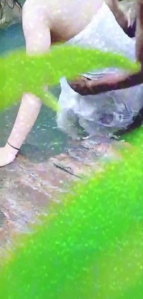 Hot Girl Bathing & Fucking