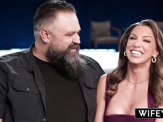 WIFEY Anal Loving mother I'd like to fuck Hotwife Lor Reign Squirts All Over His BBC