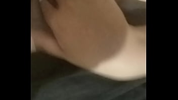 Novinha de calcinha pequena