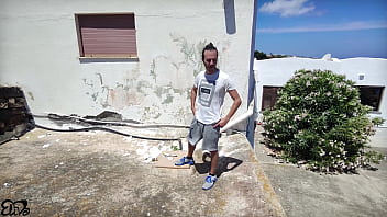 DIALOGHI ITALIANO - l&#039_IMBIANCHINO d&agrave_ l&rsquo_ultima mano e mi imbianca la FIGA