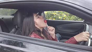 este carro me gusta mucho me tocare en el