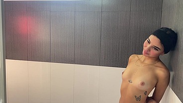 Sexo con mi compañera de porrismo en las duchas MOLLY SMITH