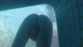 amateur pale skin redhead guy with hot smooth bum caught playing underwater in a public jacuzzi with a twink and then exposing his hairless ass alone - full version