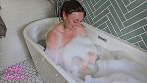 Lustful Libertines catches stepson peeking on her in the bath and gives him a warm mouthful