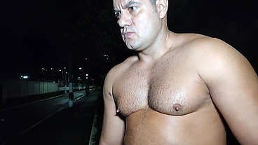 YURI GAÚCHO - Active hottie showing dick on the street