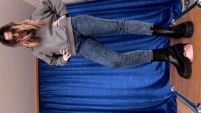 Powerful girl in chelsea boots tramples my floor-face (part 6 of 6), flo673x 2160p