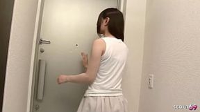 Nymphomaniac Skinny Japanese Girl seduce to Pizza Boy to uncensored Creampie Fuck