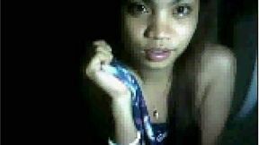 Big nosed curvy Malaysian webcam chick flaunts her juicy ass