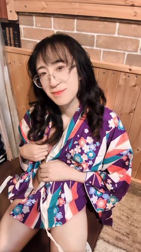 Dressed as a woman, dressed in Japanese style, and ejaculated in pink underwear