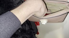 les defis du mardi on ma defie de me goder dans une cabine d essayage alors c ...