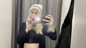 les defis du mardi on ma defie de me goder dans une cabine d essayage alors c ...