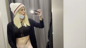 les defis du mardi on ma defie de me goder dans une cabine d essayage alors c ...