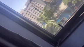 dando gostoso para o vidraceiro em troca de desconto