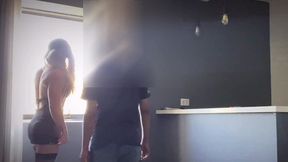 dando gostoso para o vidraceiro em troca de desconto