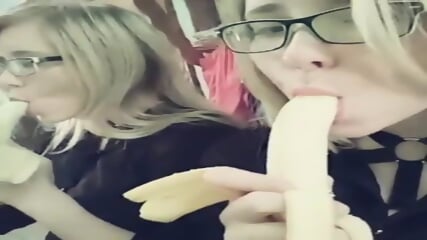 Compilation 18 Year old Teen Sucks a Banana, Imagining that it is a Dick