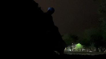 Aline Tavares O tesão foi tanto que transamos com os casais na Lagoa do Taquaral Campinas. O novinho dotado me fodeu gostoso e me deu um banho de porra mais a nossa bela mijada no final