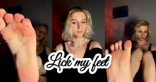 Lick your Goddess's feet