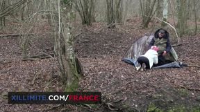 Sexy break with a hot blonde girl during hunting