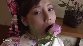 Japanese beauty Rei Mizuna flaunts her talent in a raw &mdash;  intimate amateur scene